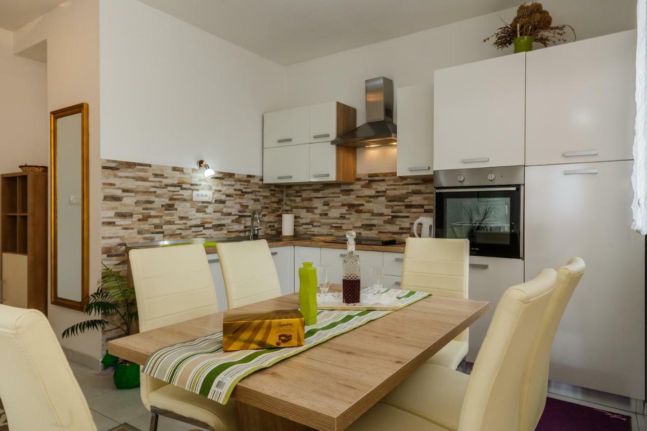 Apartment Borjana Kastel Stari Экстерьер фото